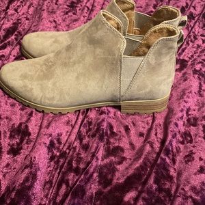 Size 10M Dr. Scholl’s Ankle Booties